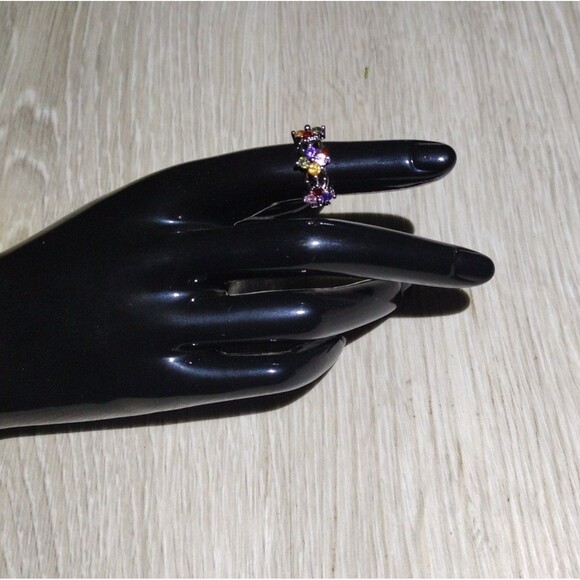 Bright & Beautiful Silver Flower Simi Precious Stone Ring Marked 925 - Size 6 - Picture 2 of 6